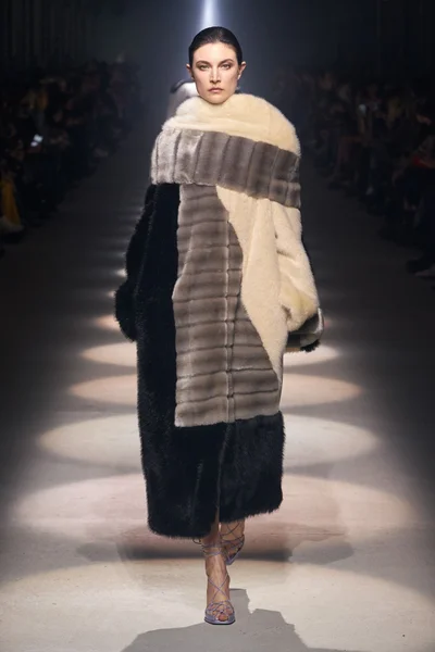 Look 22